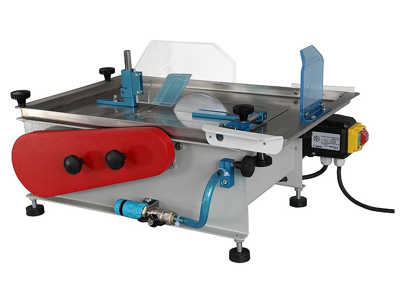 GÉPEK BOROSTYÁNHOZ